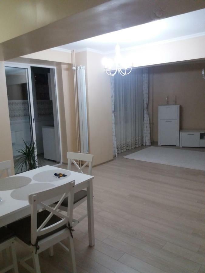 Juli'S Apartment Oradea Zewnętrze zdjęcie
